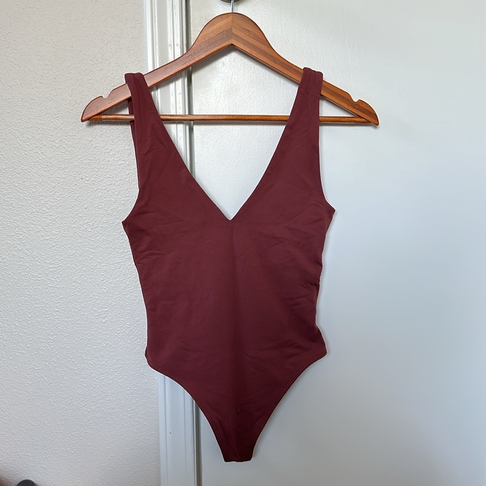babaton contour v neck bodysuit